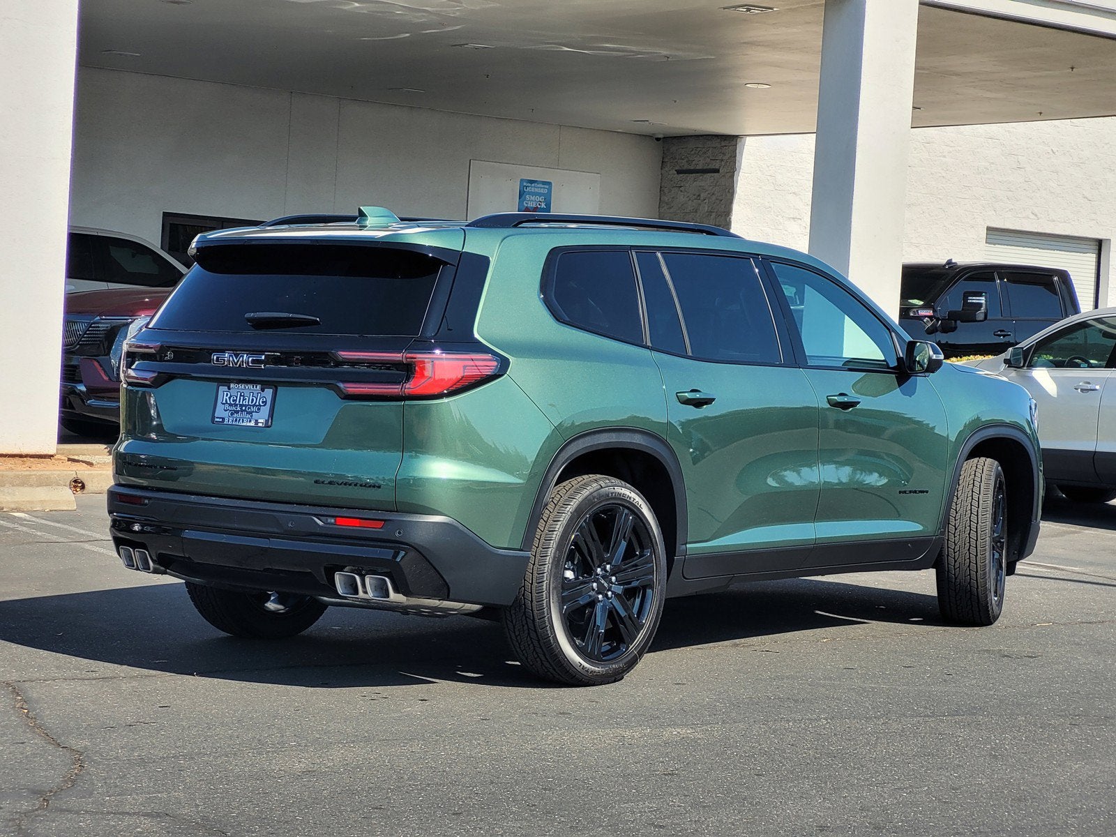 2027 GMC Acadia Elevation