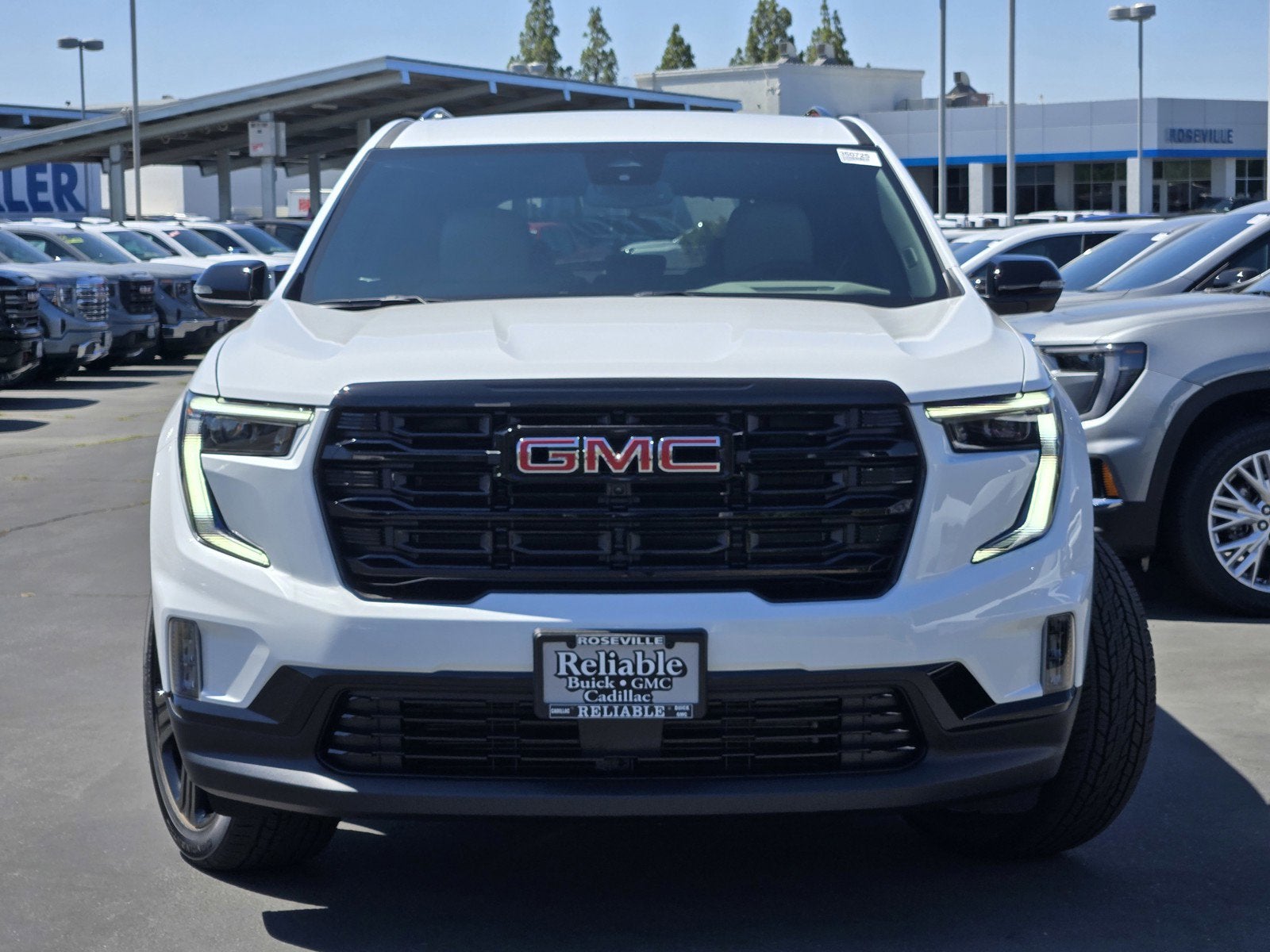 2025 GMC Acadia Elevation