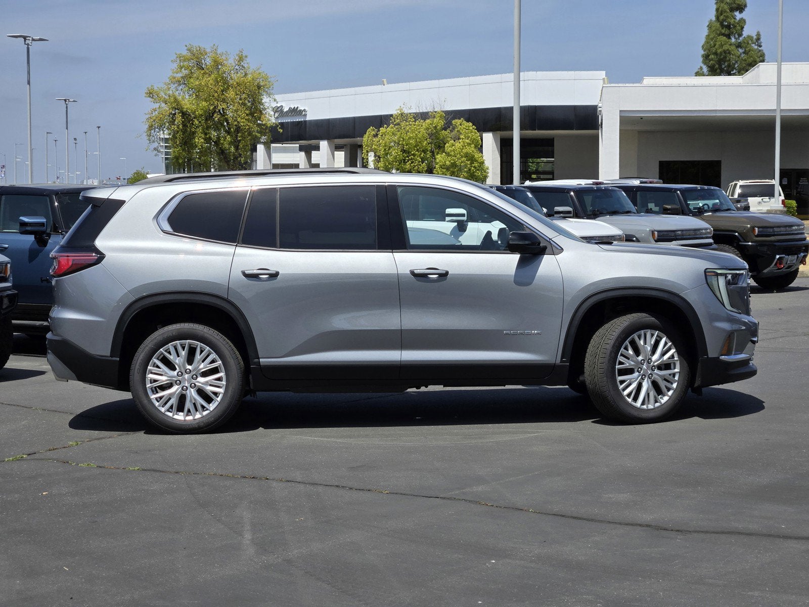 2025 GMC Acadia Elevation