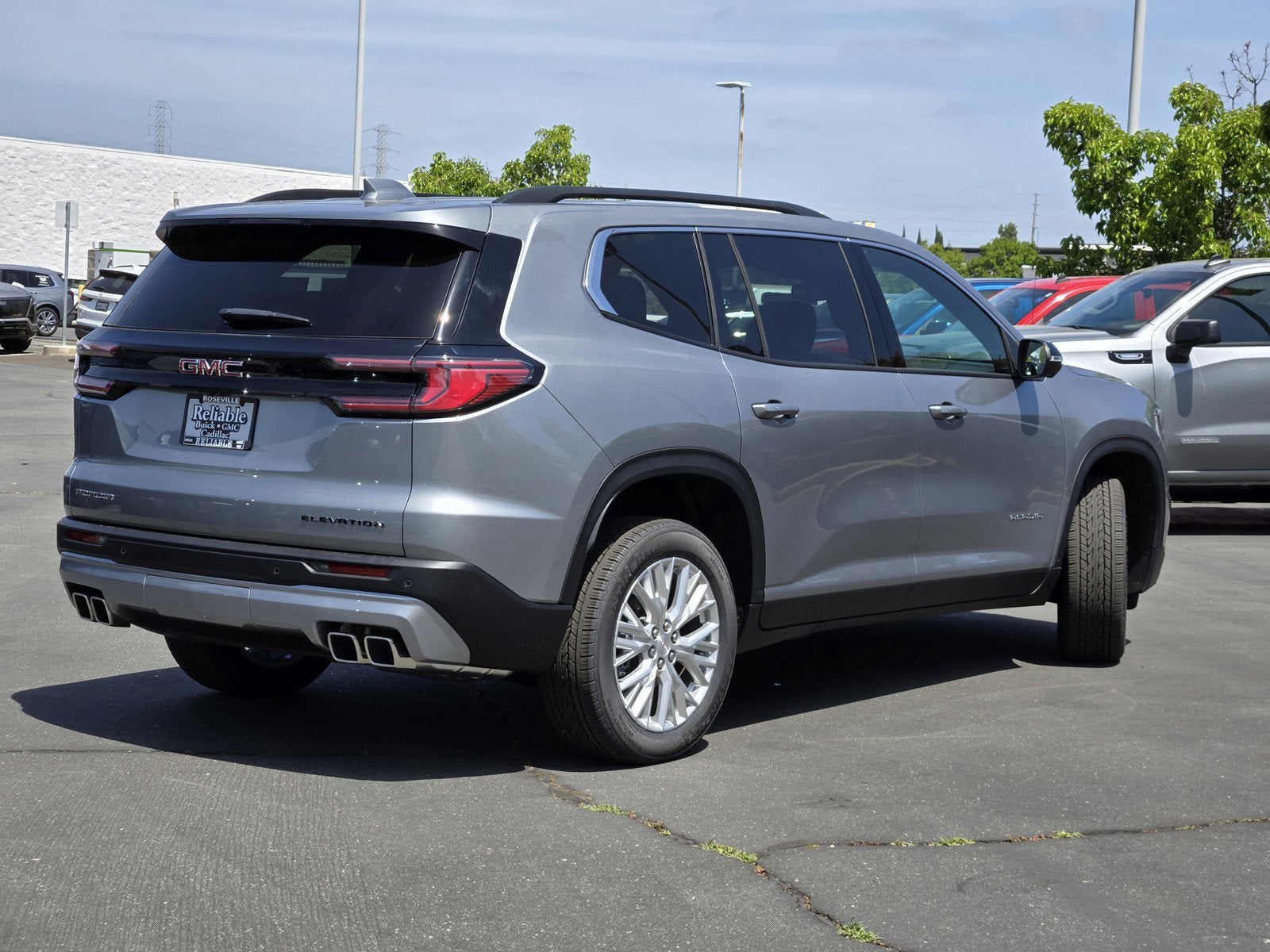 2025 GMC Acadia Elevation