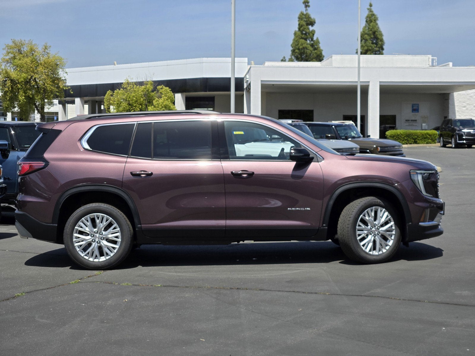 2025 GMC Acadia Elevation