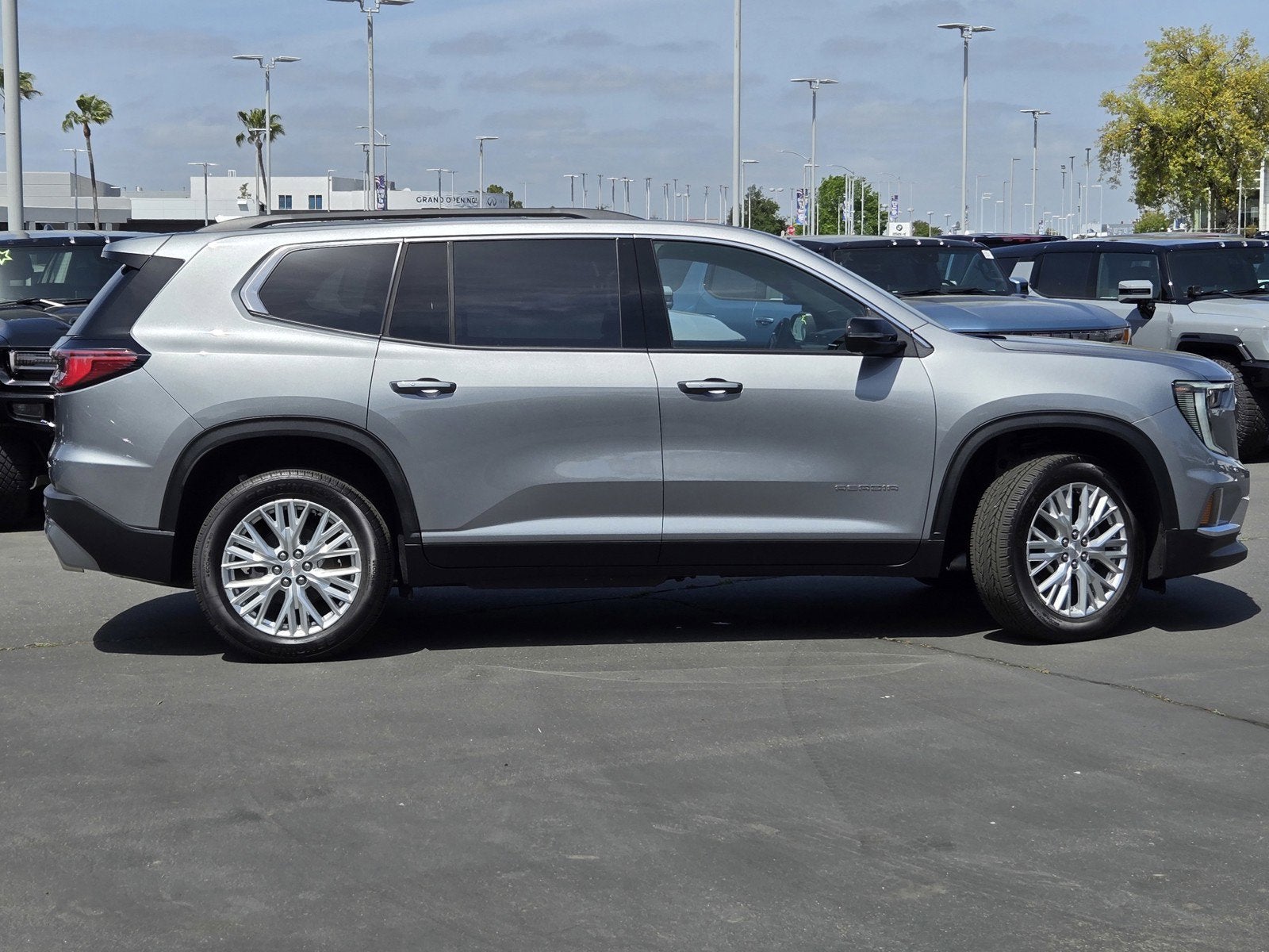 2025 GMC Acadia Elevation