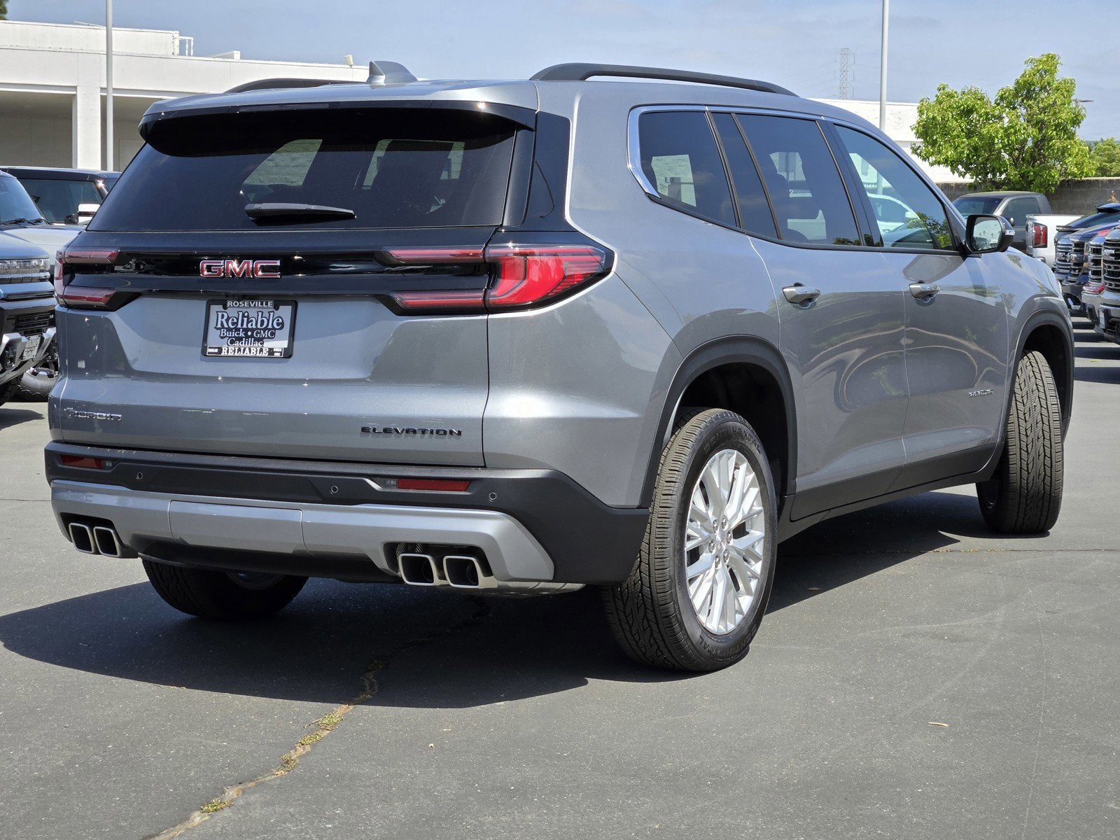 2025 GMC Acadia Elevation