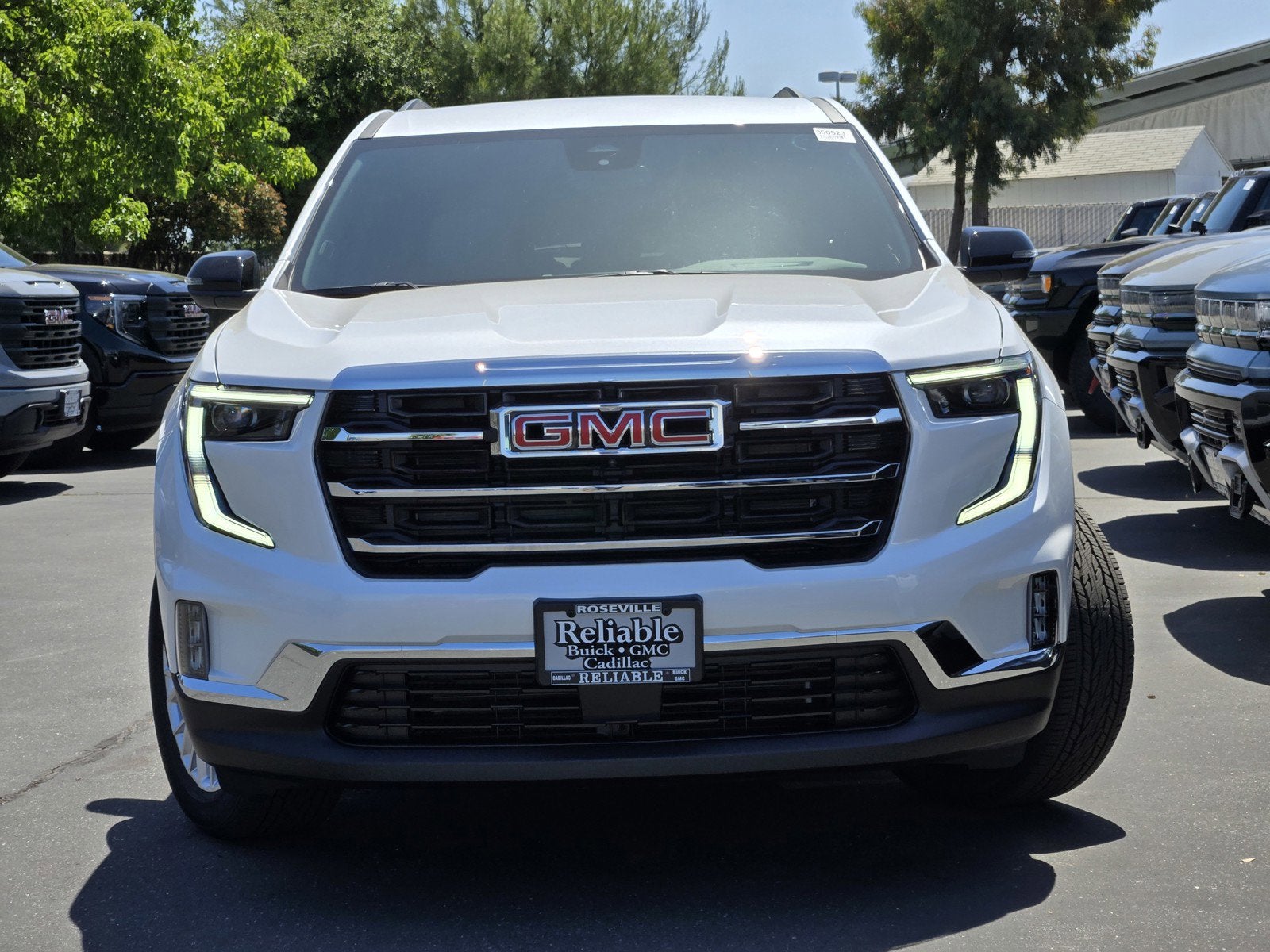 2025 GMC Acadia Elevation