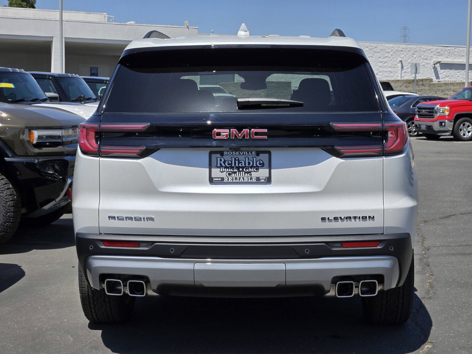 2025 GMC Acadia Elevation