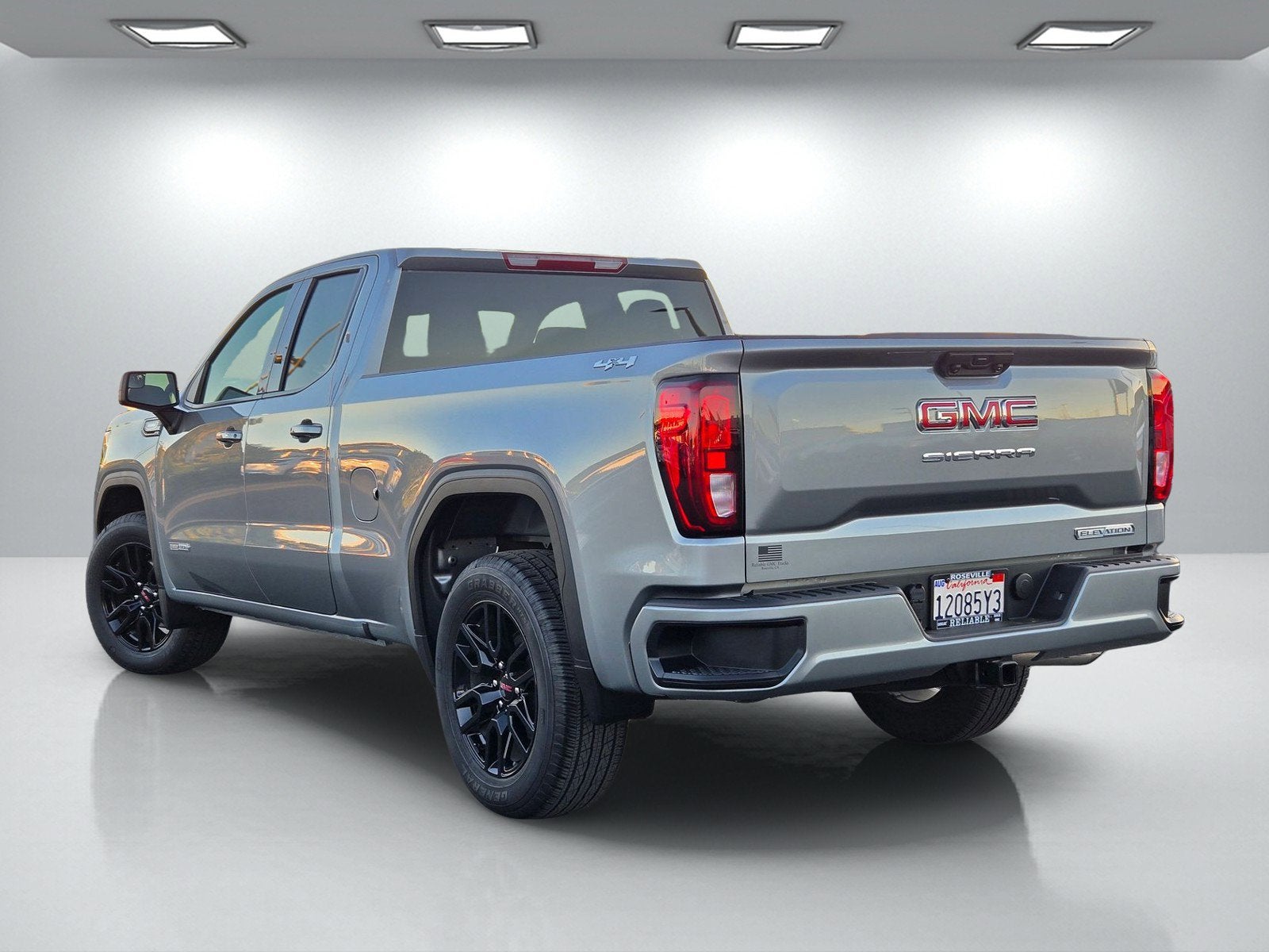 2025 GMC Sierra 1500 Elevation