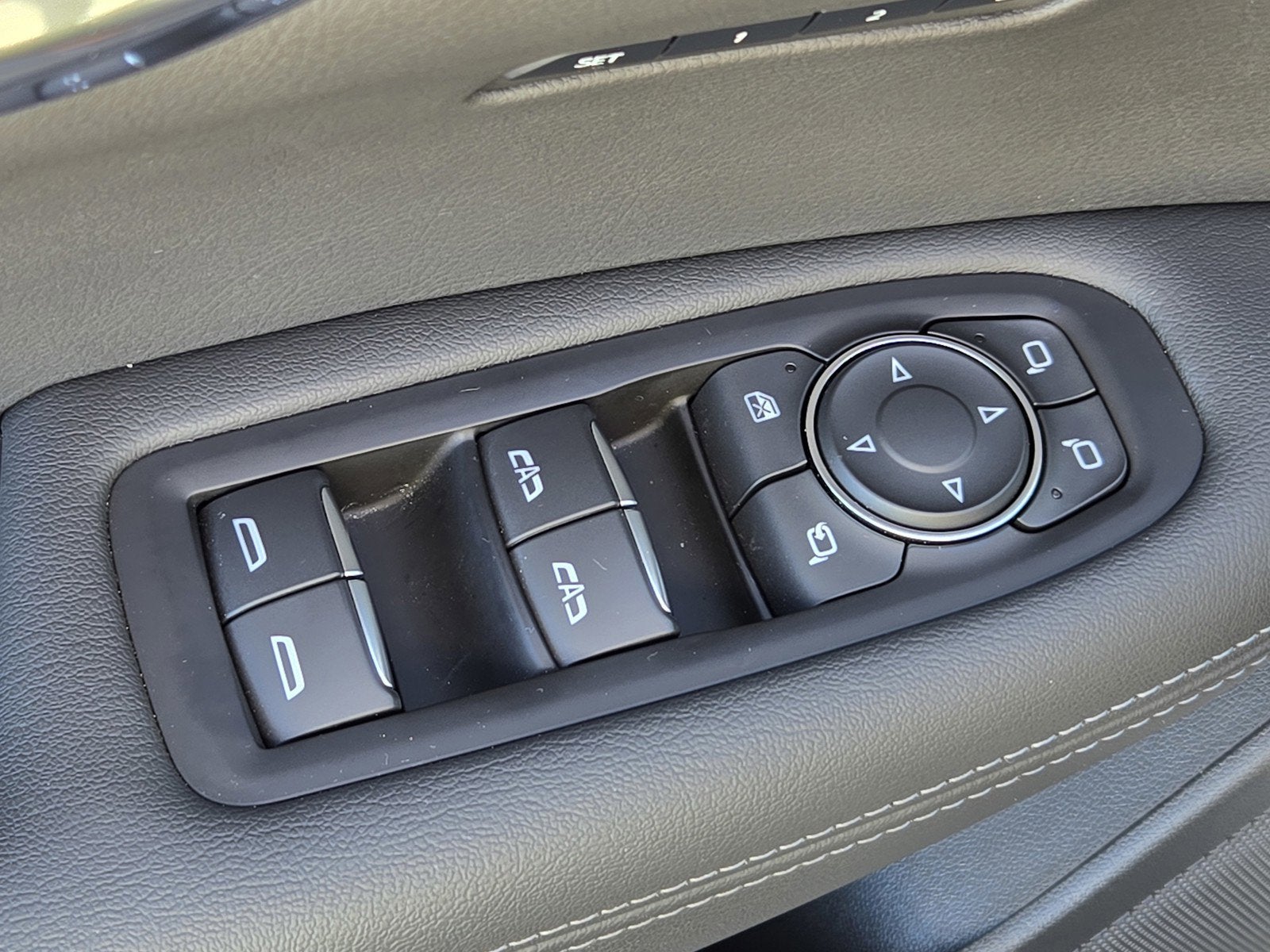 2025 Cadillac XT6 Luxury