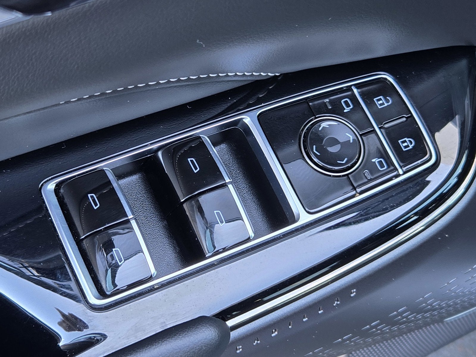 2024 Cadillac LYRIQ Tech