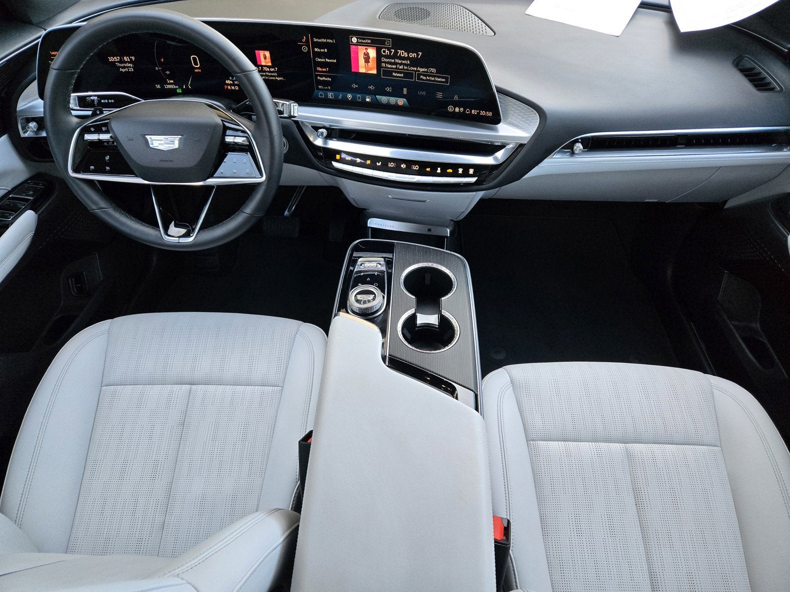 2024 Cadillac LYRIQ Luxury 1