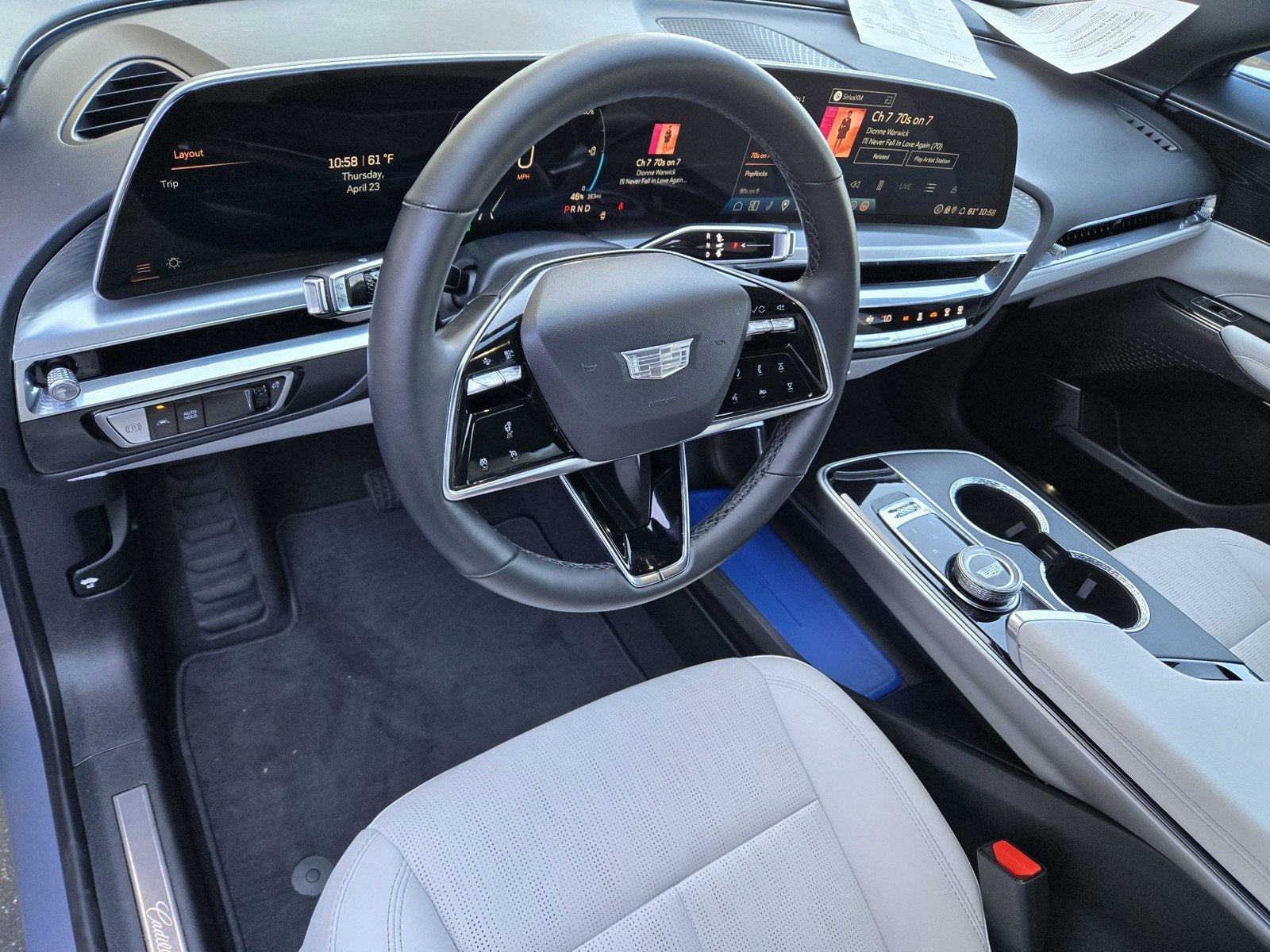 2024 Cadillac LYRIQ Luxury 1