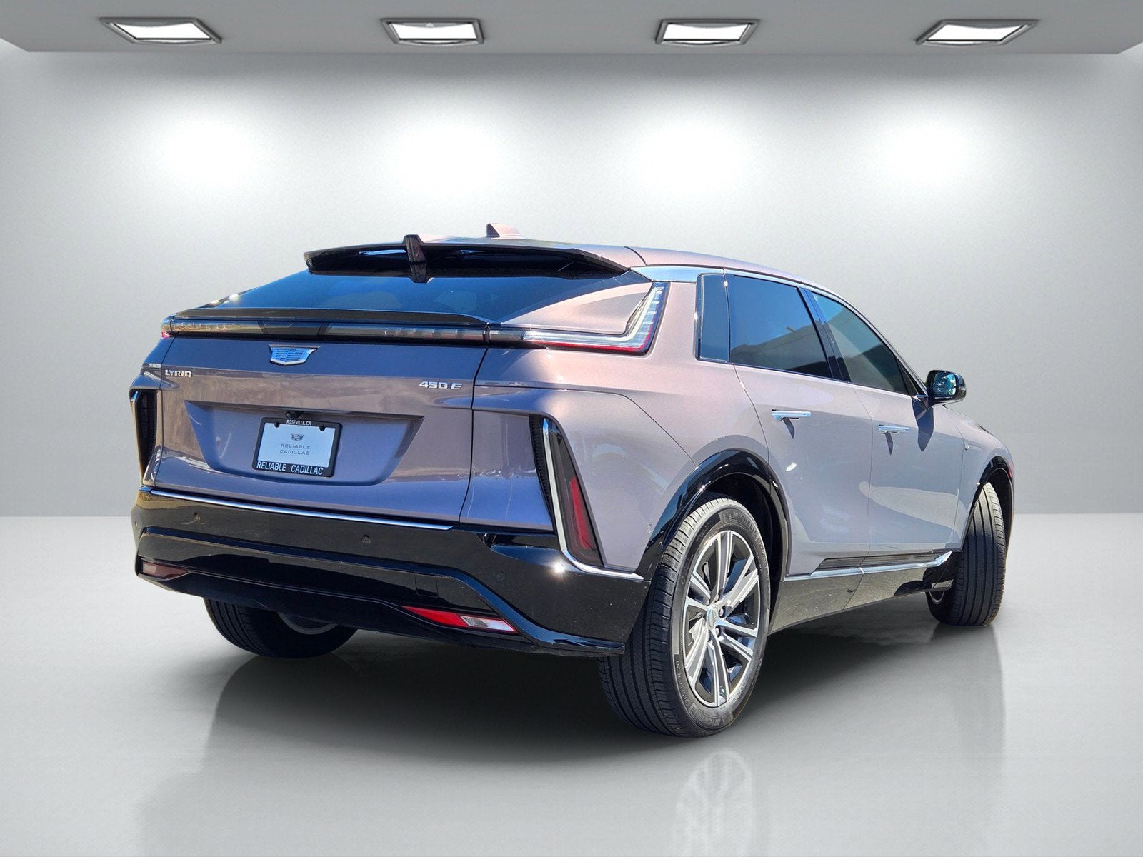 2024 Cadillac LYRIQ Luxury 1