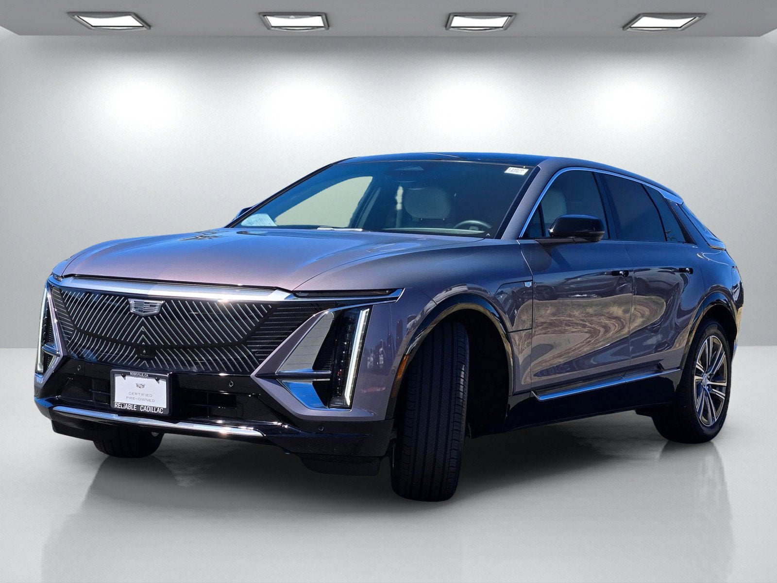 2024 Cadillac LYRIQ Luxury 1