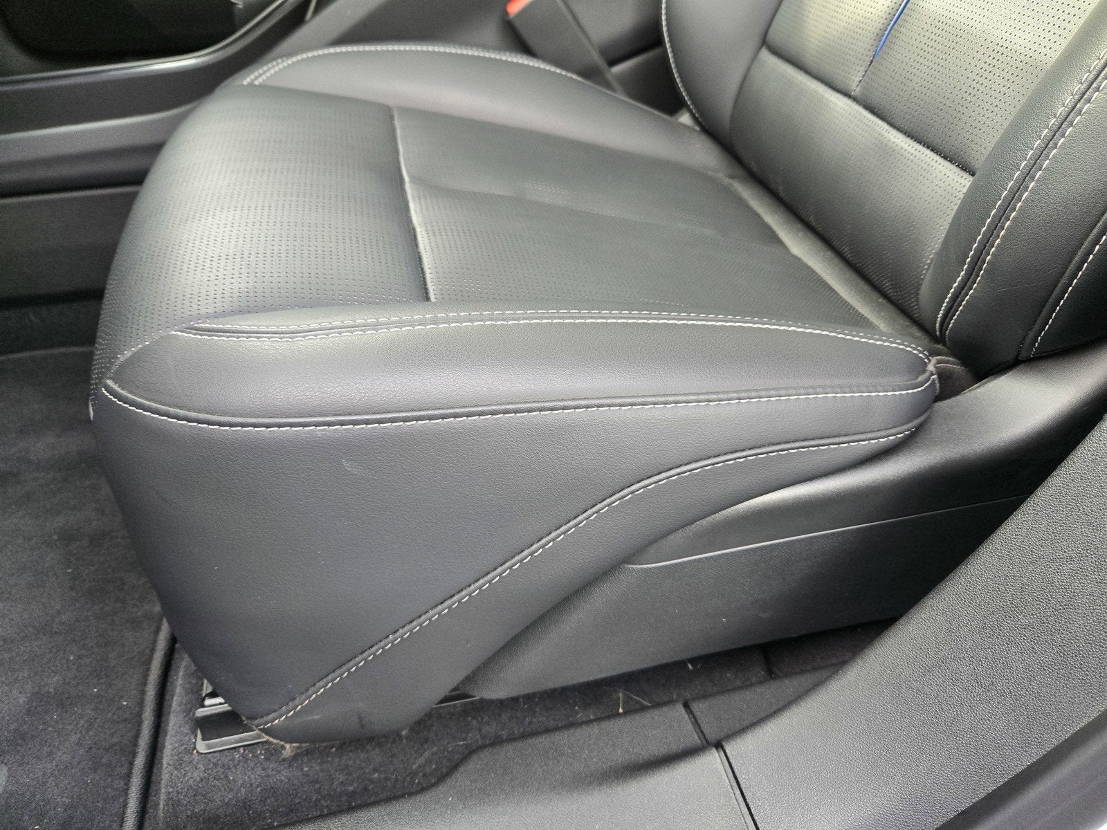 2025 Cadillac LYRIQ Sport 1