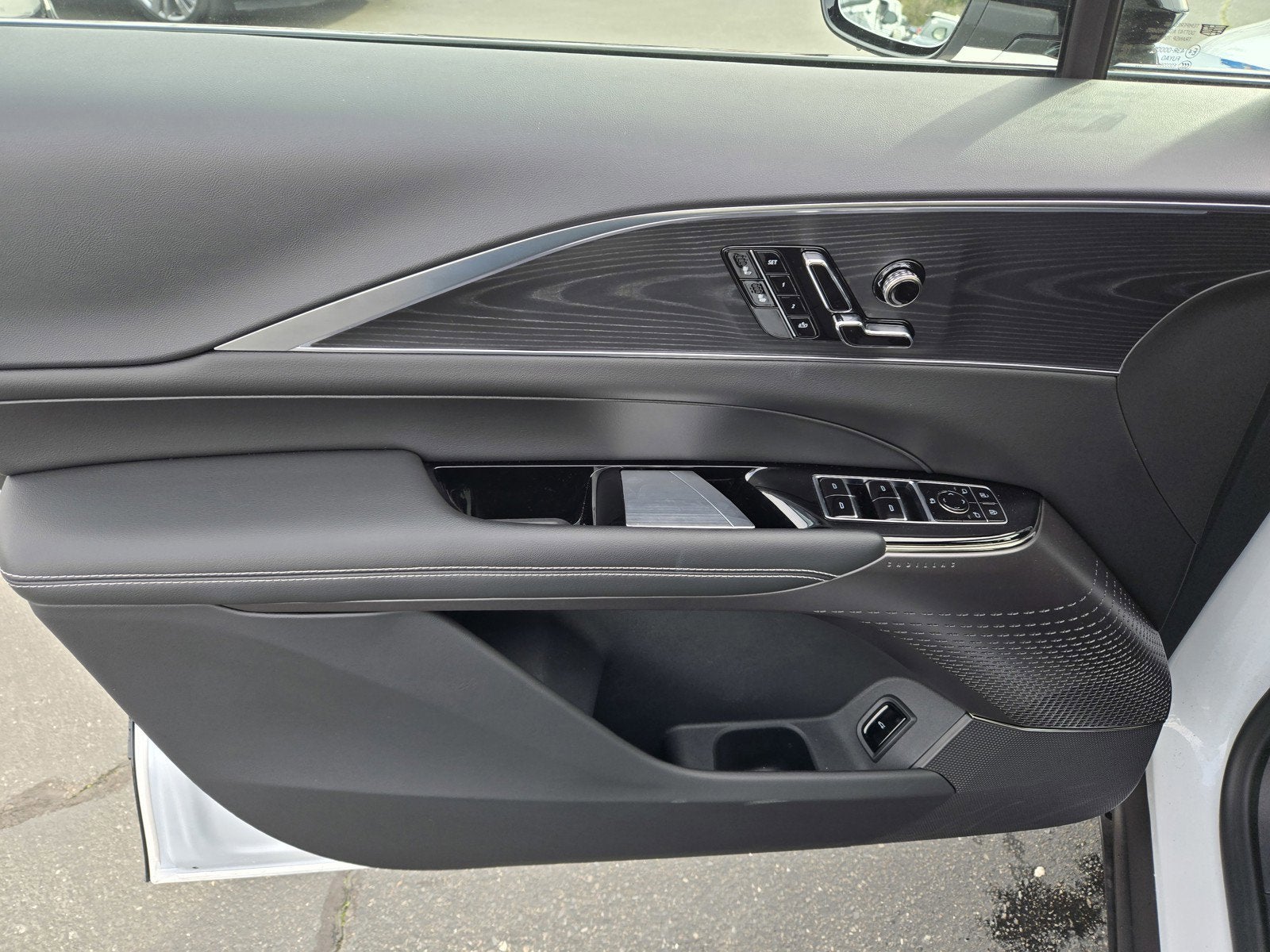 2025 Cadillac LYRIQ Sport 1