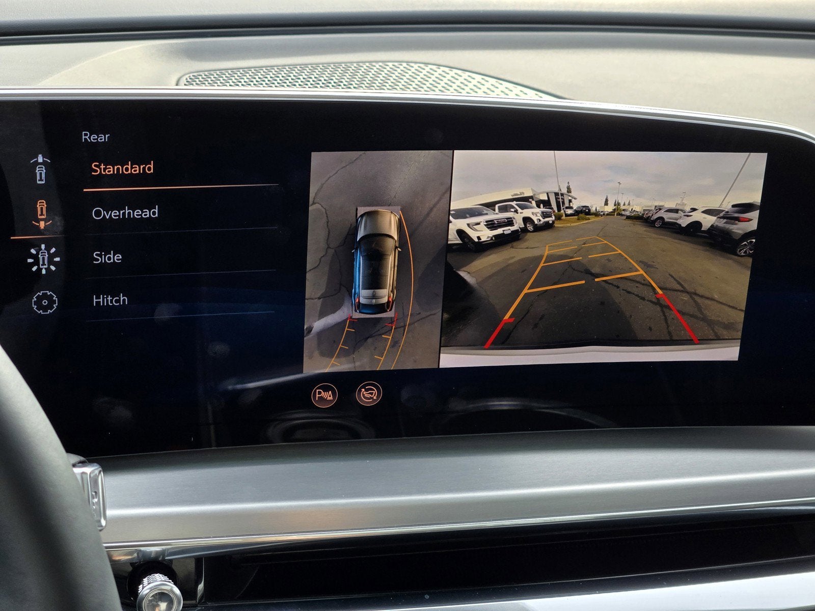 2025 Cadillac LYRIQ Sport 1