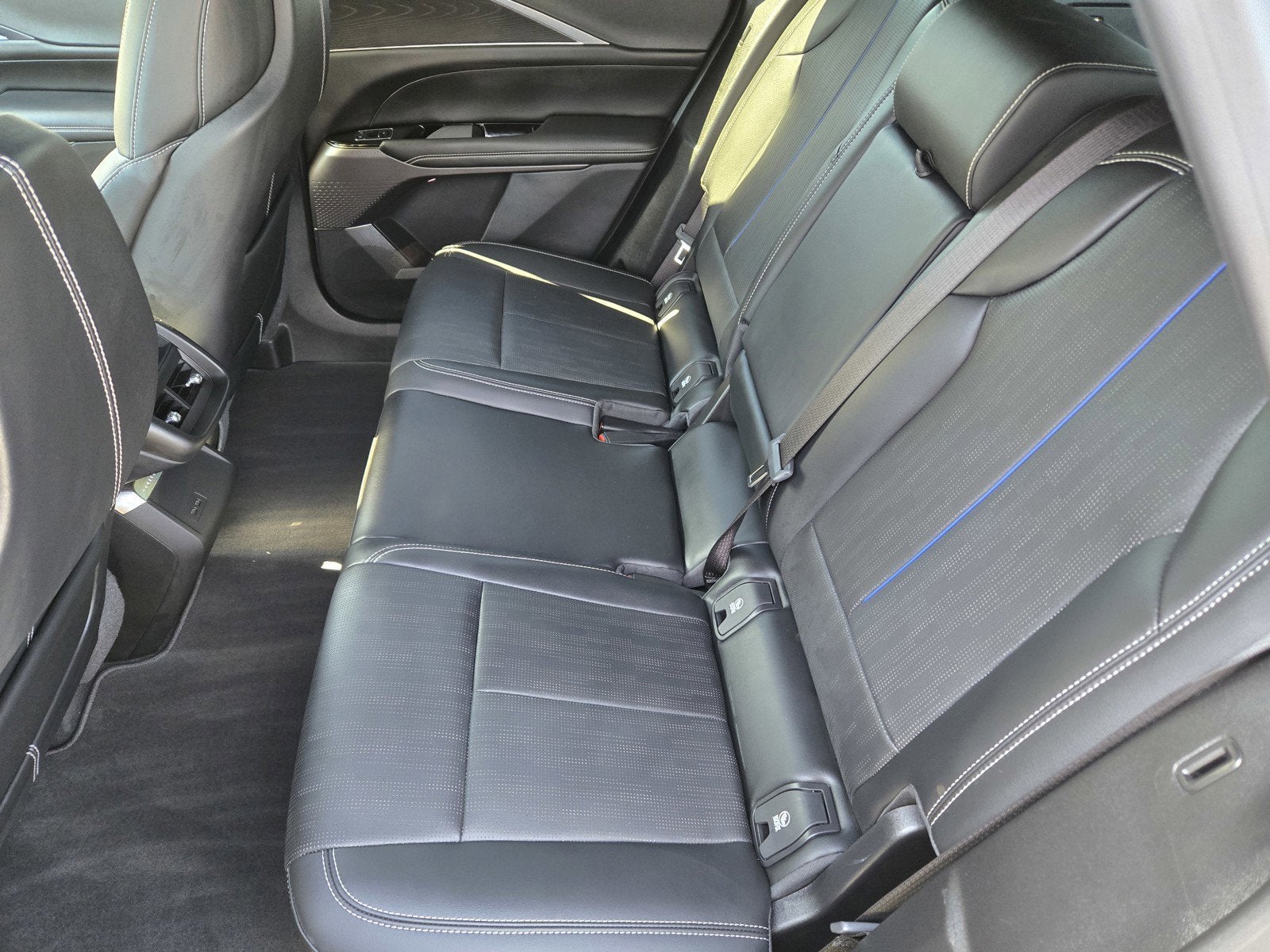 2025 Cadillac LYRIQ Sport 1