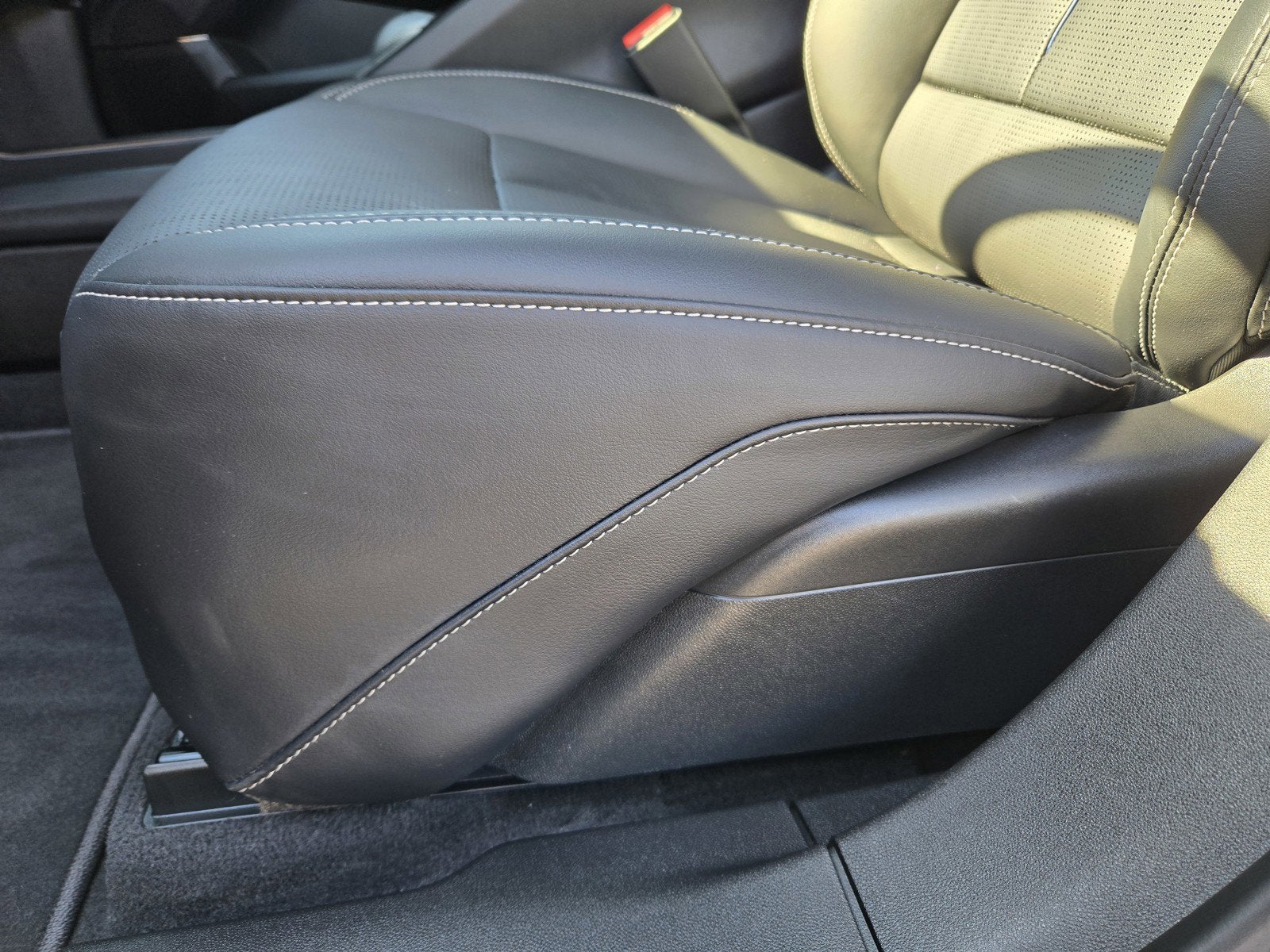 2025 Cadillac LYRIQ Sport 1