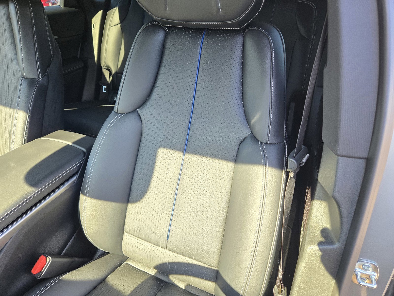 2025 Cadillac LYRIQ Sport 1