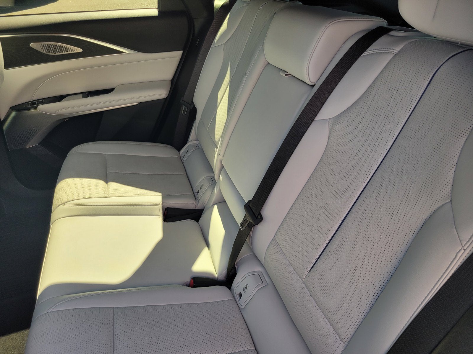 2024 Cadillac LYRIQ Sport 2