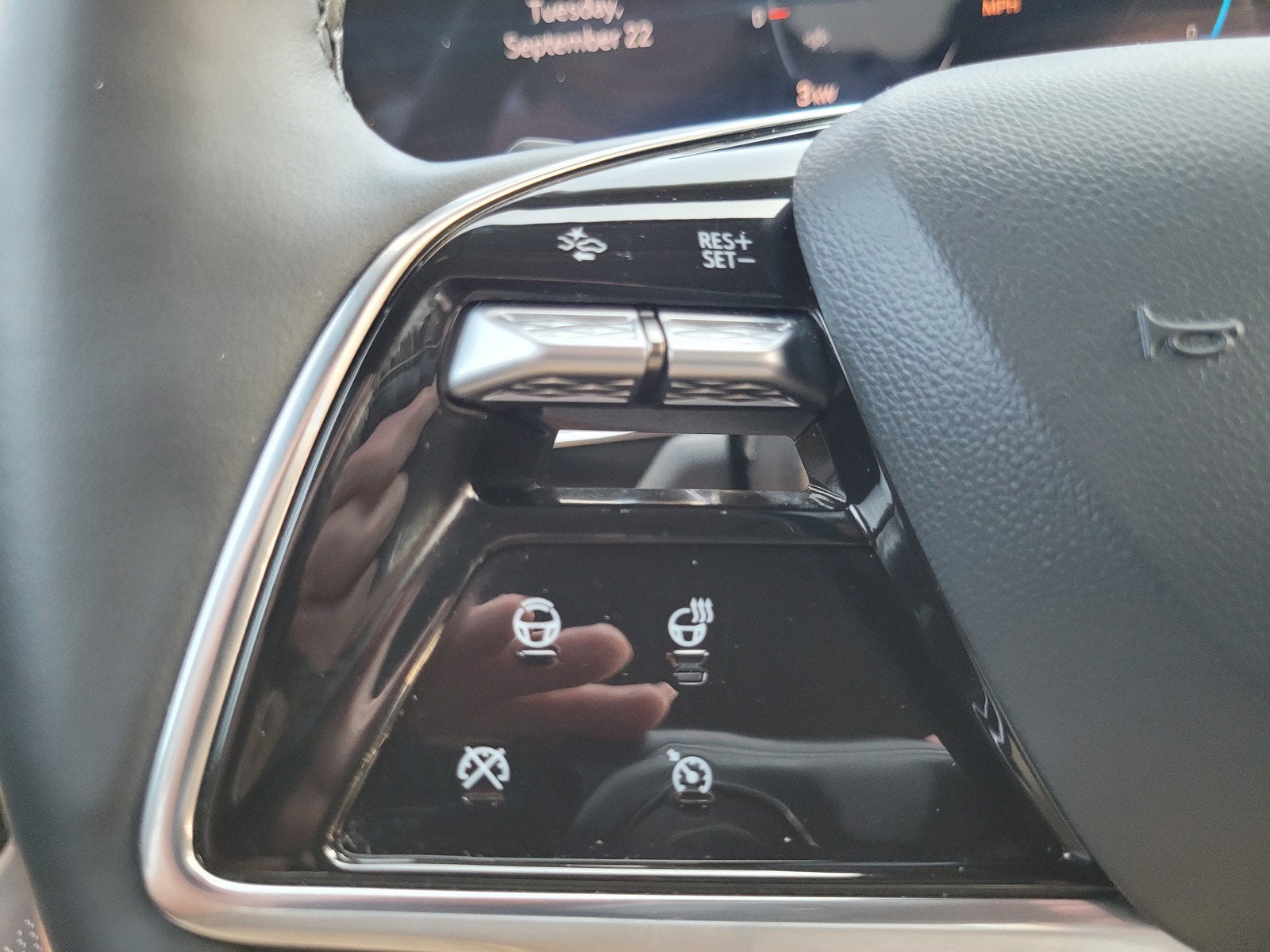 2024 Cadillac LYRIQ Sport 2