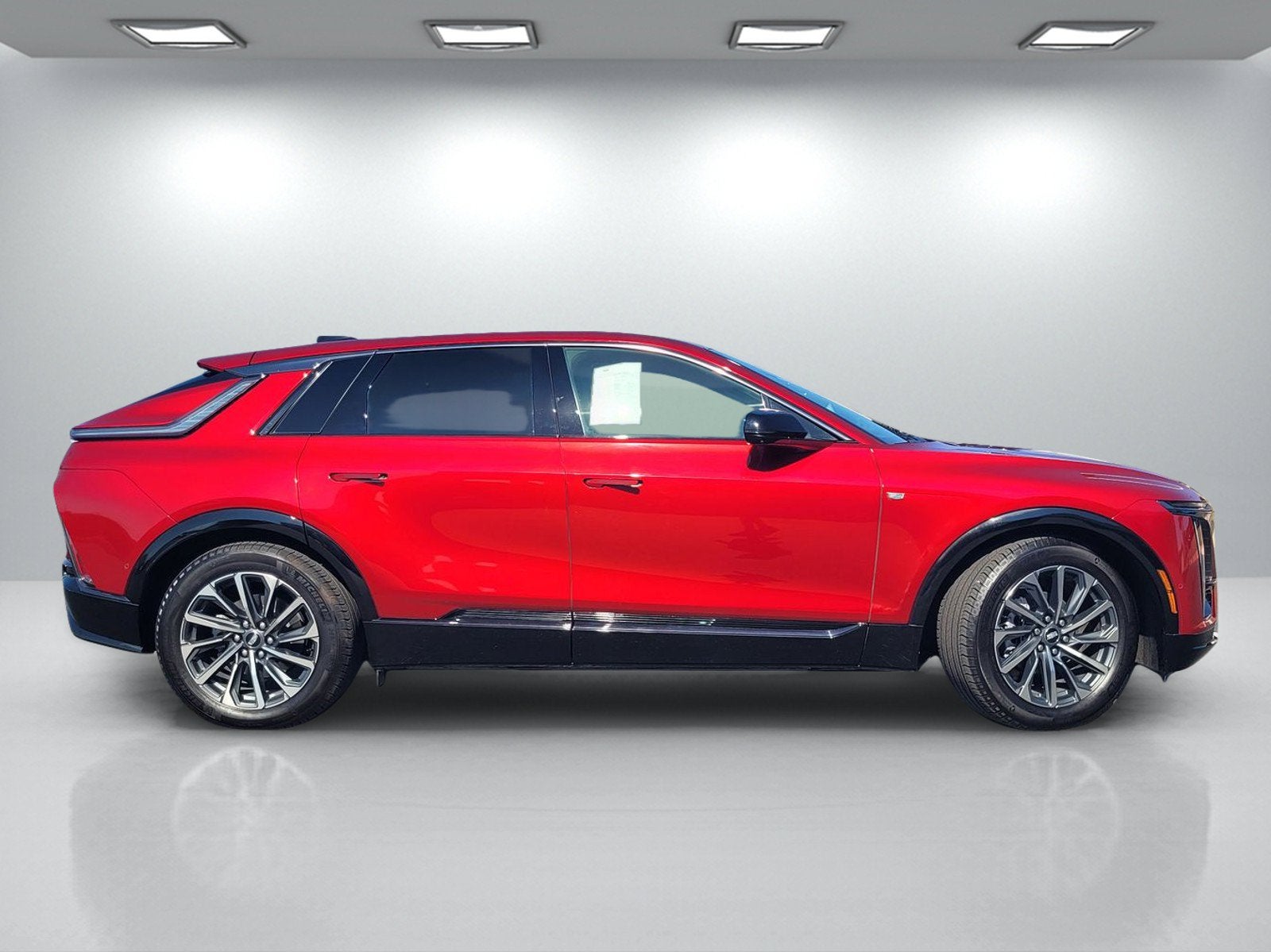 2024 Cadillac LYRIQ Sport 2