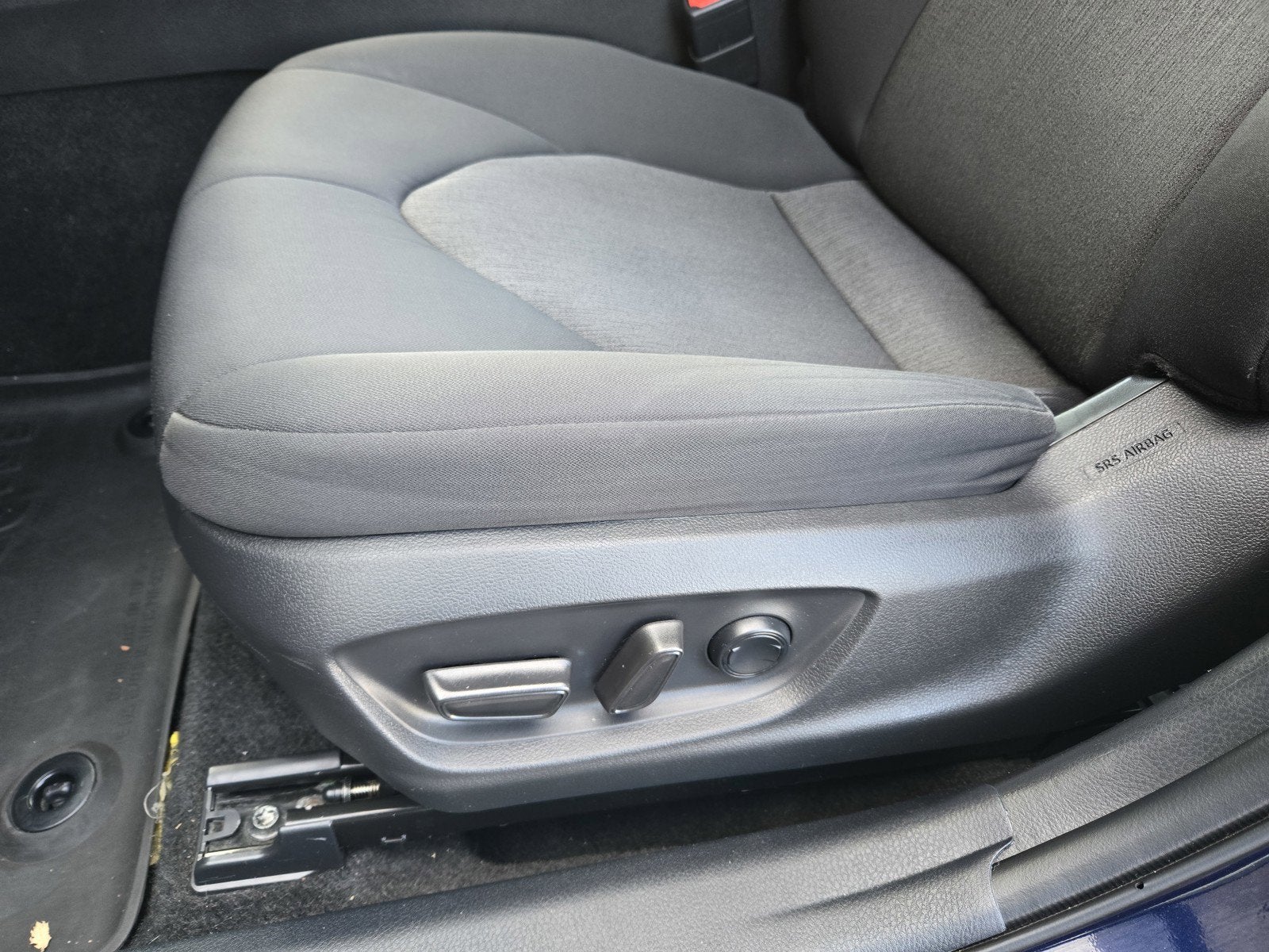 2022 Toyota Camry Hybrid LE