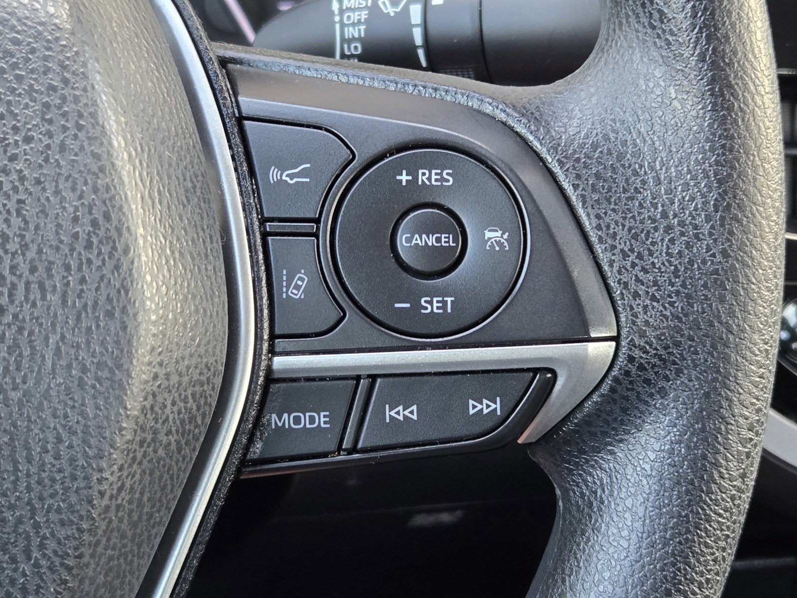 2022 Toyota Camry Hybrid LE