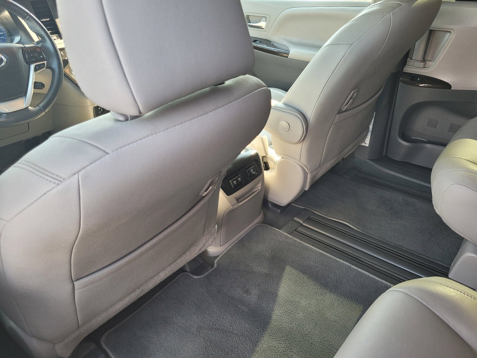 2019 Toyota Sienna XLE Auto Access Seat
