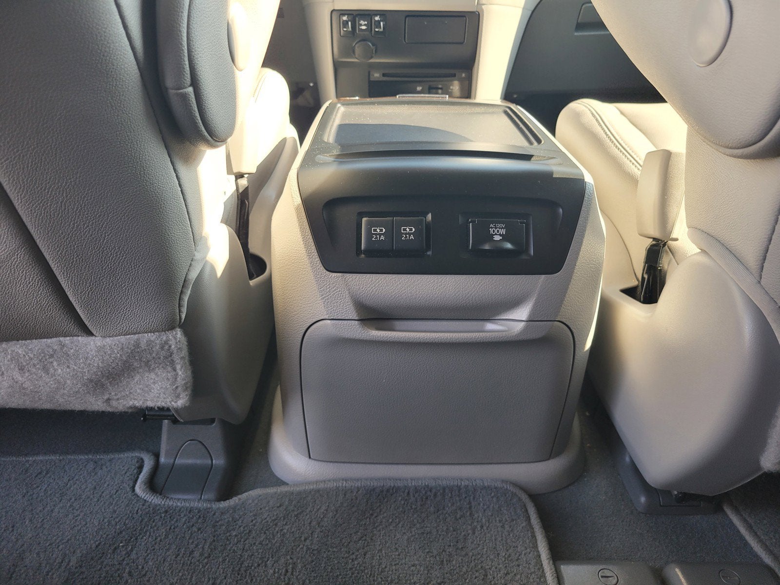 2019 Toyota Sienna XLE Auto Access Seat