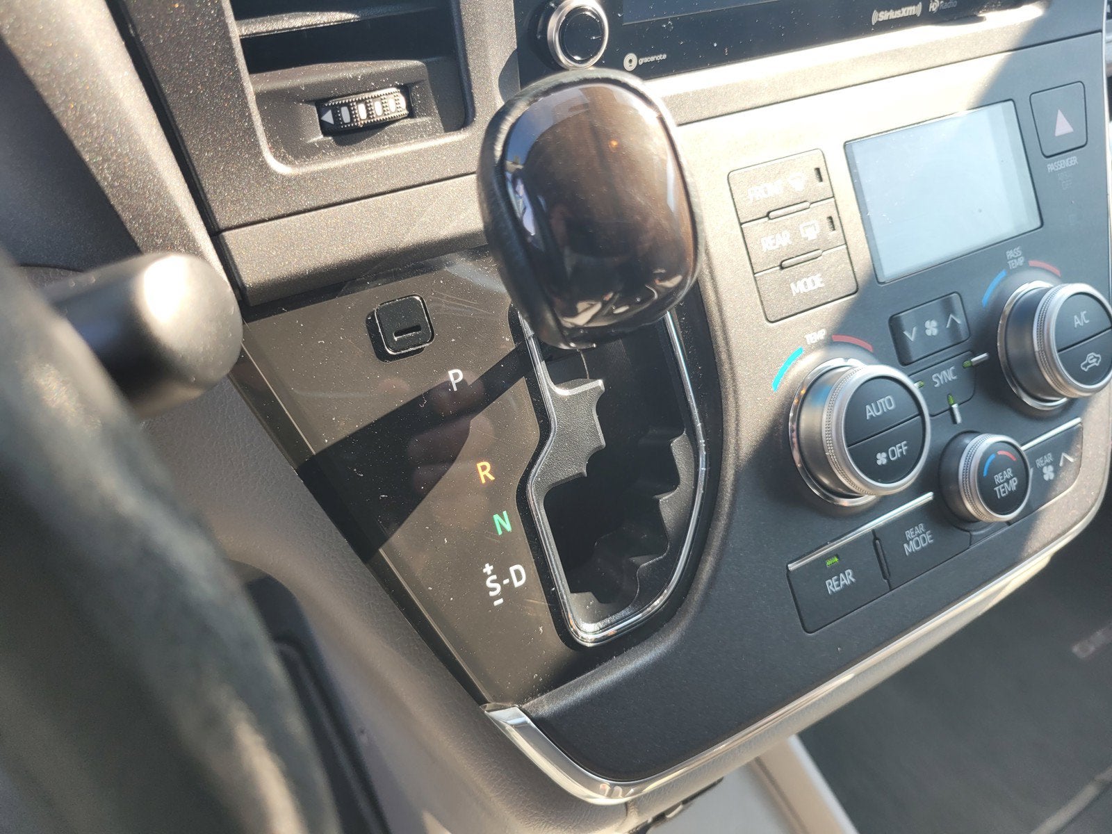 2019 Toyota Sienna XLE Auto Access Seat