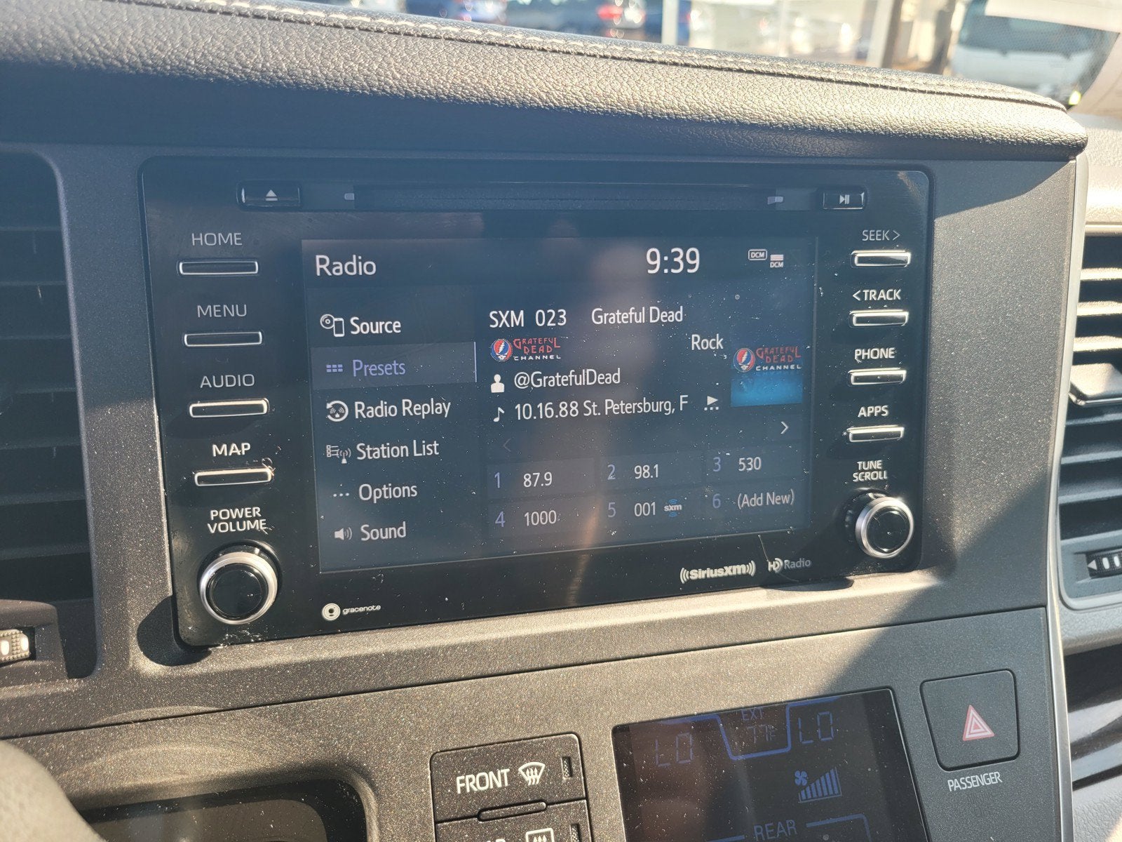 2019 Toyota Sienna XLE Auto Access Seat