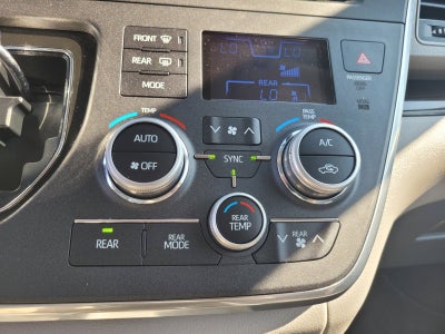 2019 Toyota Sienna XLE Auto Access Seat