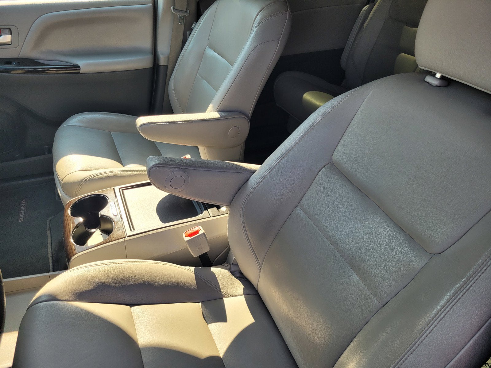 2019 Toyota Sienna XLE Auto Access Seat